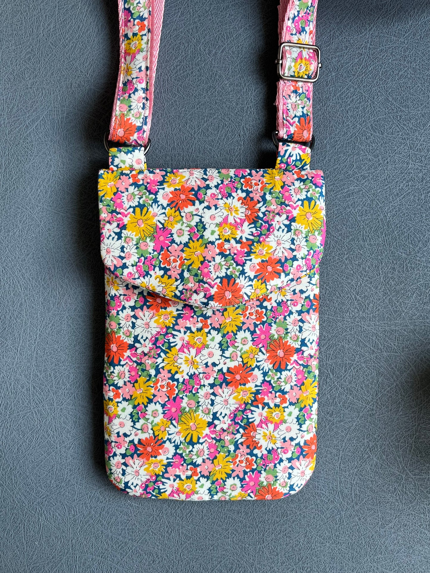 Sling Pouch - Liberty Libby